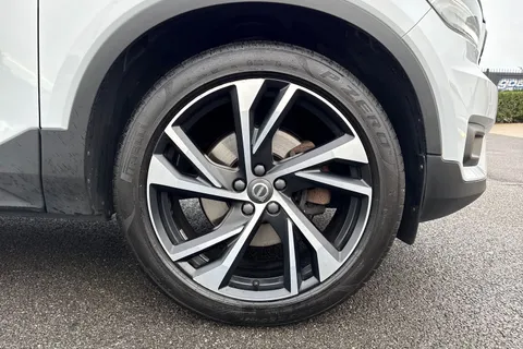 DA70GLV Volvo Xc40 2.0 B4 MHEV R-Design Pro Auto Euro 6 (s/s) 5dr Thumbnail #10
