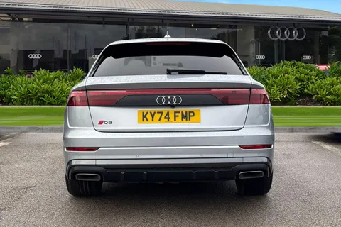 4 of 43 for Audi Q8 SUV S line 55 TFSI quattro 340 PS tiptronic