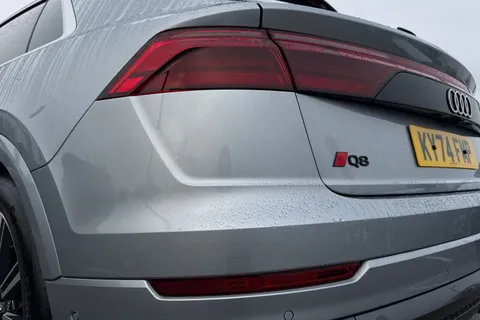 8 of 43 for Audi Q8 SUV S line 55 TFSI quattro 340 PS tiptronic