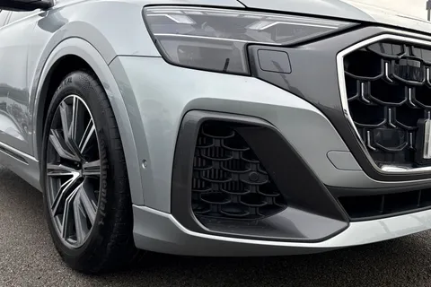 9 of 43 for Audi Q8 SUV S line 55 TFSI quattro 340 PS tiptronic