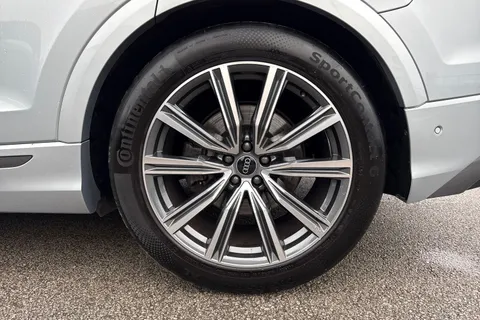 10 of 43 for Audi Q8 SUV S line 55 TFSI quattro 340 PS tiptronic
