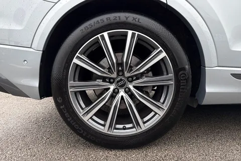 12 of 43 for Audi Q8 SUV S line 55 TFSI quattro 340 PS tiptronic