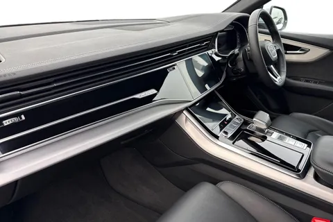 15 of 43 for Audi Q8 SUV S line 55 TFSI quattro 340 PS tiptronic