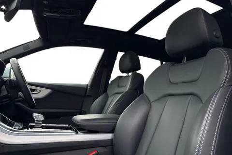 16 of 43 for Audi Q8 SUV S line 55 TFSI quattro 340 PS tiptronic