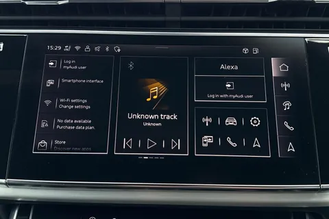 17 of 43 for Audi Q8 SUV S line 55 TFSI quattro 340 PS tiptronic