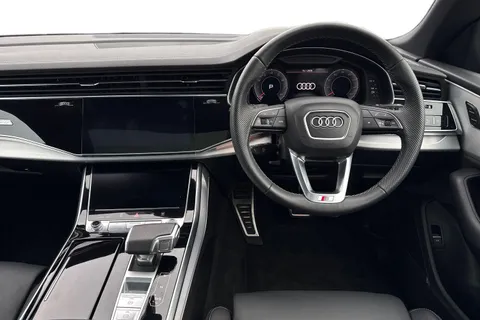 18 of 43 for Audi Q8 SUV S line 55 TFSI quattro 340 PS tiptronic