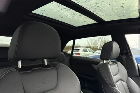 24 of 43 for Audi Q8 SUV S line 55 TFSI quattro 340 PS tiptronic