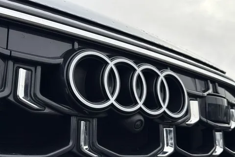 25 of 43 for Audi Q8 SUV S line 55 TFSI quattro 340 PS tiptronic