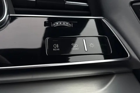 30 of 43 for Audi Q8 SUV S line 55 TFSI quattro 340 PS tiptronic