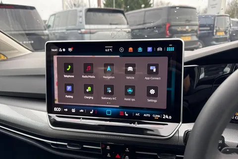 DK75YNN Volkswagen Golf 1.5 TSI 204 Style eHybrid 5dr DSG ⭐ 18' Catania alloy, Winter Pack, Area vi Thumbnail #38