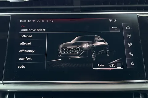 39 of 43 for Audi Q8 SUV S line 55 TFSI quattro 340 PS tiptronic