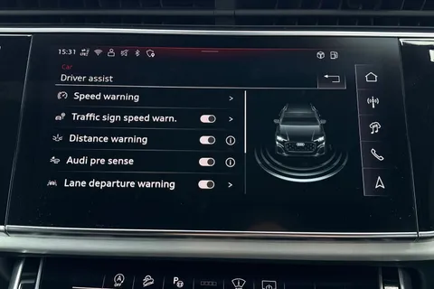 40 of 43 for Audi Q8 SUV S line 55 TFSI quattro 340 PS tiptronic