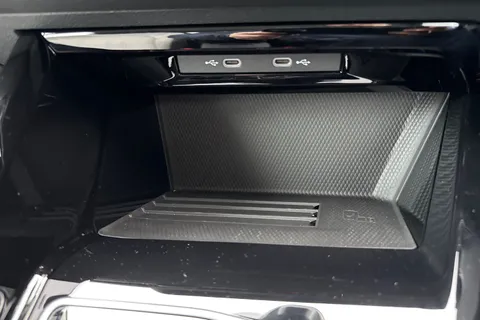 DK75YNN Volkswagen Golf 1.5 TSI 204 Style eHybrid 5dr DSG ⭐ 18' Catania alloy, Winter Pack, Area vi Thumbnail #52