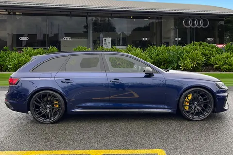 FT20DFJ Audi RS 4 Avant RS 4 Avant Carbon Black   450 PS tiptronic Thumbnail #3