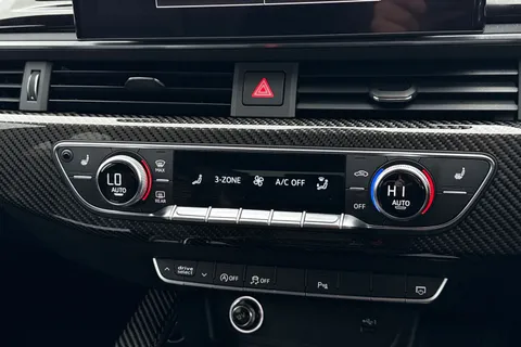 FT20DFJ Audi RS 4 Avant RS 4 Avant Carbon Black   450 PS tiptronic Thumbnail #21