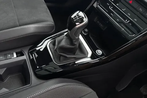 MM25UWR Volkswagen T-Roc 1.0 TSI 115 Style Design 5dr Thumbnail #22