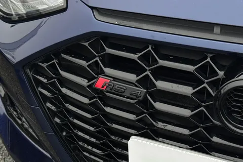 FT20DFJ Audi RS 4 Avant RS 4 Avant Carbon Black   450 PS tiptronic Thumbnail #25