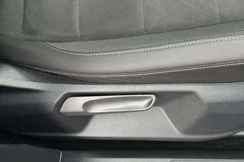 MM25UWR Volkswagen T-Roc 1.0 TSI 115 Style Design 5dr Thumbnail #32