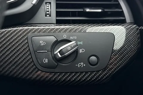 FT20DFJ Audi RS 4 Avant RS 4 Avant Carbon Black   450 PS tiptronic Thumbnail #40