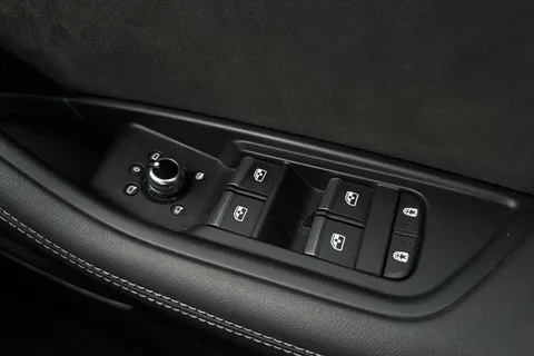 FT20DFJ Audi RS 4 Avant RS 4 Avant Carbon Black   450 PS tiptronic Thumbnail #42