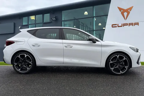 KY25HWJ CUPRA Leon 1.5 eTSI V2 DSG Euro 6 (s/s) 5dr Thumbnail #4