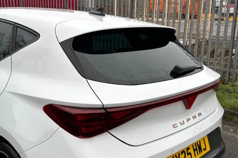 KY25HWJ CUPRA Leon 1.5 eTSI V2 DSG Euro 6 (s/s) 5dr Thumbnail #8