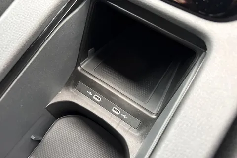 42 of 60 for Volkswagen ID.4 125kW Match Pure 52kWh ⭐Heat pump, Mode 2 (3-pin) mains charging cable⭐