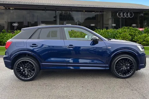 KM25UTO Audi Q2 Black Edition 35 TFSI 150 PS S tronic Thumbnail #4