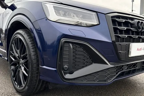 KM25UTO Audi Q2 Black Edition 35 TFSI 150 PS S tronic Thumbnail #9