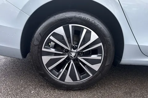 DF25BHE Škoda Superb 2.0 TDI SE Technology DSG Euro 6 (s/s) 5dr Thumbnail #7