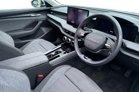 DF25BHE Škoda Superb 2.0 TDI SE Technology DSG Euro 6 (s/s) 5dr Thumbnail #8