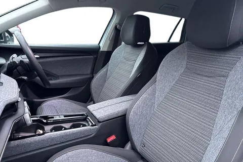 DF25BHE Škoda Superb 2.0 TDI SE Technology DSG Euro 6 (s/s) 5dr Thumbnail #11