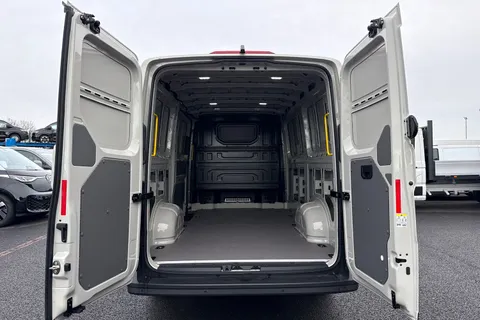 DC75LVO Volkswagen Crafter CR35 Panel van Commerce Plus MWB 140 PS 2.0 TDI 6sp Man FWD - LED's/Camera/ Thumbnail #7
