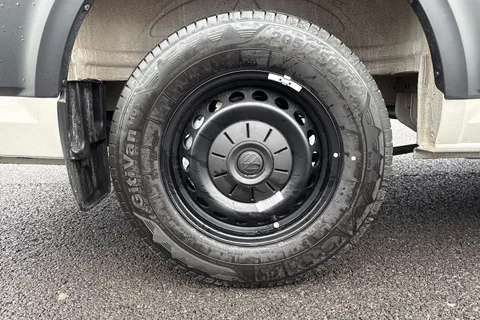 DC75LVO Volkswagen Crafter CR35 Panel van Commerce Plus MWB 140 PS 2.0 TDI 6sp Man FWD - LED's/Camera/ Thumbnail #11