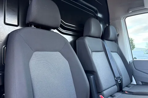 DG25EFV Volkswagen Crafter 2.0 TDI 140PS Commerce High Roof Van Thumbnail #23