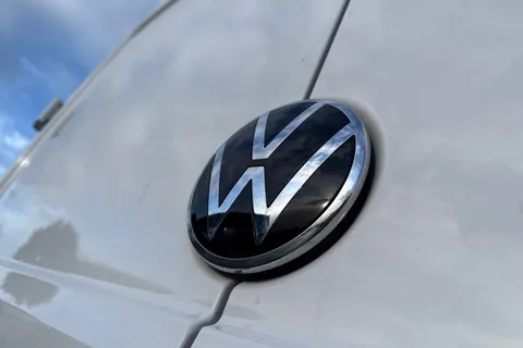 DG25EFV Volkswagen Crafter 2.0 TDI 140PS Commerce High Roof Van Thumbnail #24