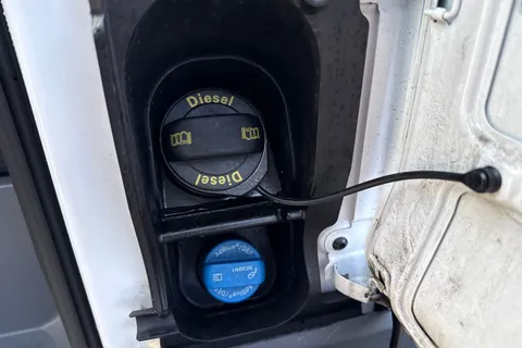 DG25EFV Volkswagen Crafter 2.0 TDI 140PS Commerce High Roof Van Thumbnail #27