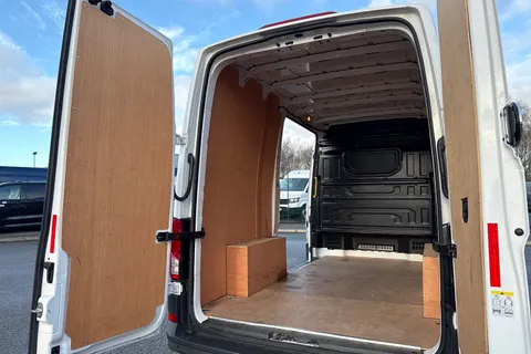 DG25EFV Volkswagen Crafter 2.0 TDI 140PS Commerce High Roof Van Thumbnail #33