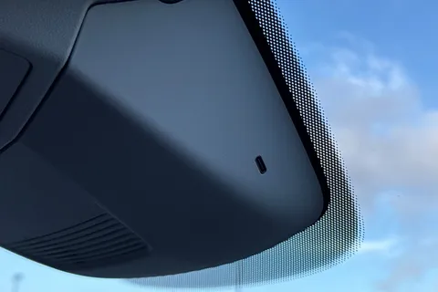 DG25EFV Volkswagen Crafter 2.0 TDI 140PS Commerce High Roof Van Thumbnail #37