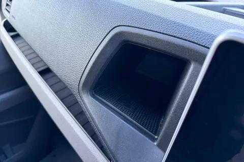 DG25EFV Volkswagen Crafter 2.0 TDI 140PS Commerce High Roof Van Thumbnail #38