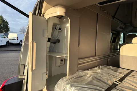 37 of 61 for Volkswagen California Coast T7 SWB 150 PS DSG - New Shape / Delivery Mileage