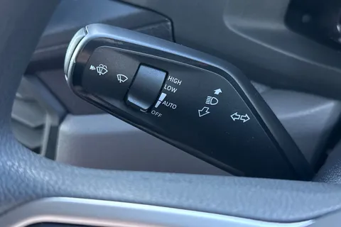 DG25EFV Volkswagen Crafter 2.0 TDI 140PS Commerce High Roof Van Thumbnail #40