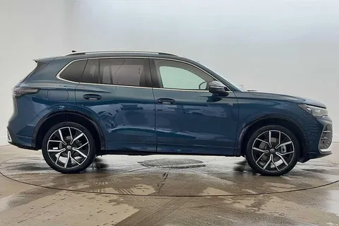 DK25ZKP Volkswagen Tiguan 2.0 TDI R-Line 5dr DSG Thumbnail #4