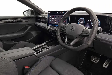 GJ75OMY Volkswagen Passat 1.5 eTSI R-Line 5dr DSG ⭐Full Leather & Black Pack, Sunroof, Winter & info Thumbnail #6