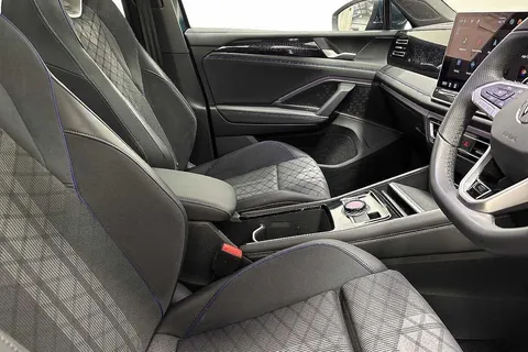 DK25ZKP Volkswagen Tiguan 2.0 TDI R-Line 5dr DSG Thumbnail #10