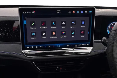 GJ75OMY Volkswagen Passat 1.5 eTSI R-Line 5dr DSG ⭐Full Leather & Black Pack, Sunroof, Winter & info Thumbnail #12