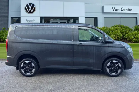 PF75AUV Volkswagen Transporter 2.0 TDI 170 Commerce Pro Van Auto Thumbnail #3
