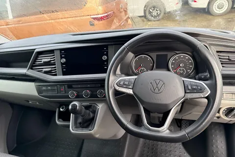 PJ74NXP Volkswagen Transporter 2.0 TDI 110 Highline Van Thumbnail #12