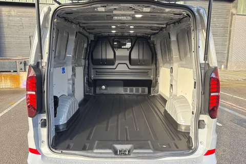 PJ75YDH Volkswagen Transporter 2.0 TDI 110 Commerce Pro Van Thumbnail #9