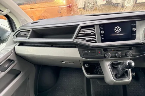 PJ74NXP Volkswagen Transporter 2.0 TDI 110 Highline Van Thumbnail #14